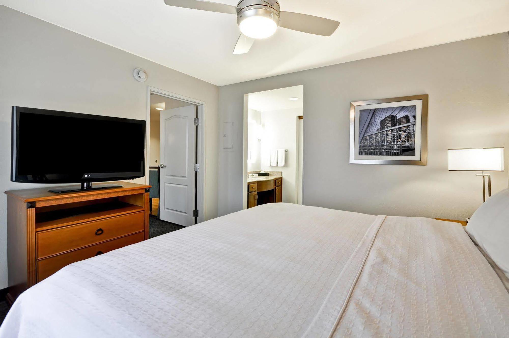 Homewood Suites By Hilton Cincinnati-Milford Exteriör bild